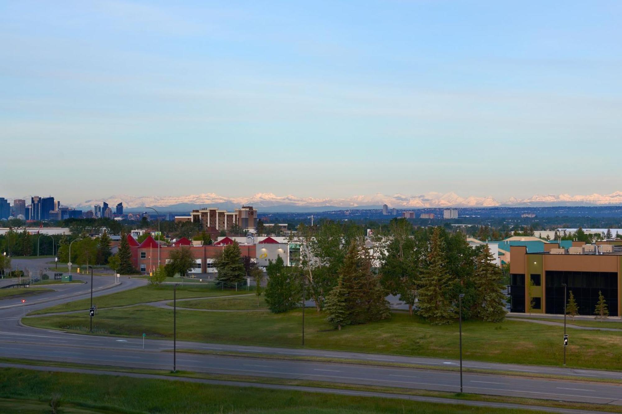 Residence Inn By Marriott Calgary Airport Eksteriør bilde