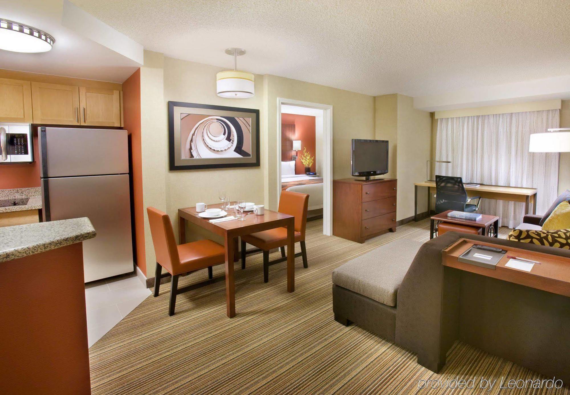 Residence Inn By Marriott Calgary Airport Rom bilde